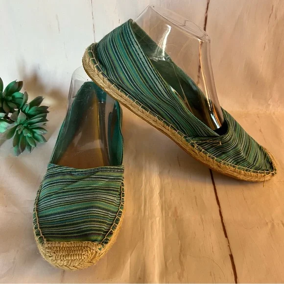 💚OLD NAVY • Striped Canvas Flat Espadrilles - Picture 1 of 12
